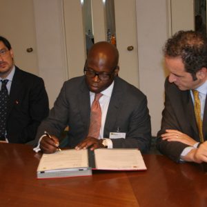 Wale-Tinubu-signs-OML-125-and-134-deal-with-Agip-Executives